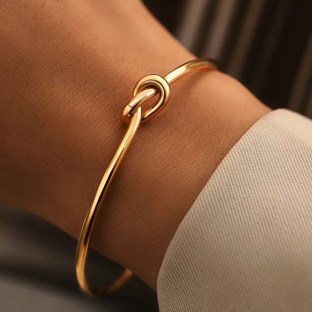 Delicate Gold Bracelet - ELARA