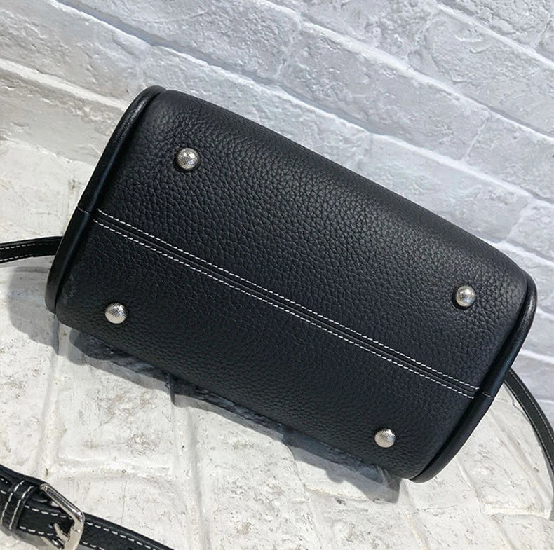 Crossbody Bucket Leather Shoulder Bag - SOLÈNE