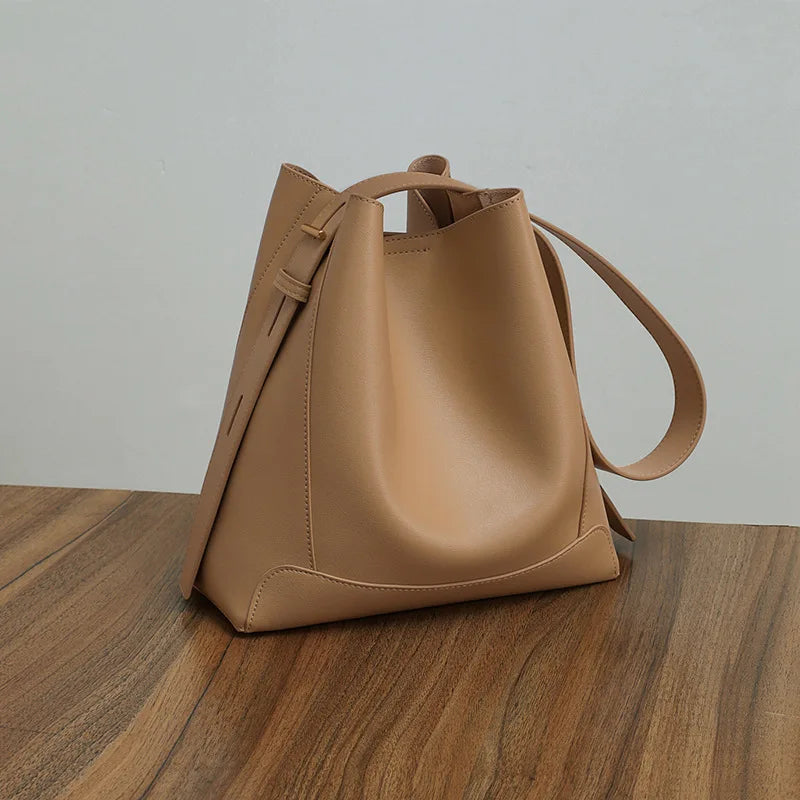 Leather Shoulder Bag - NOÉLLE