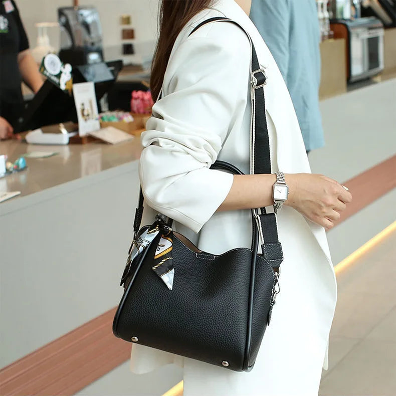 Crossbody Bucket Leather Shoulder Bag - SOLÈNE